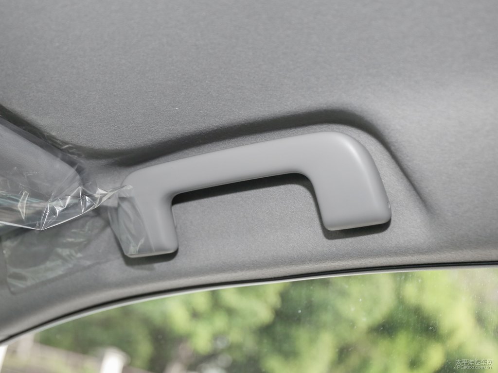 天際白YARiS L 致炫X車(chē)廂內(nèi)飾圖片
