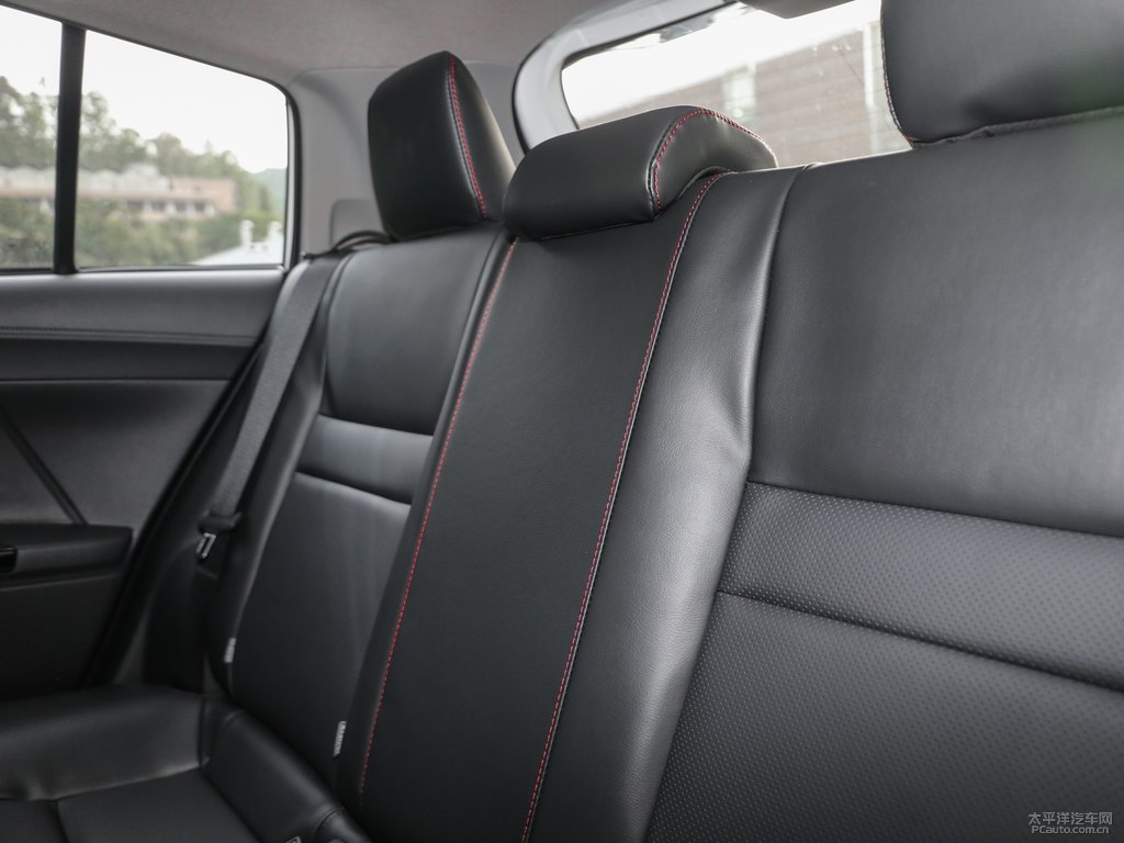 天際白YARiS L 致炫X座椅內(nèi)飾圖片