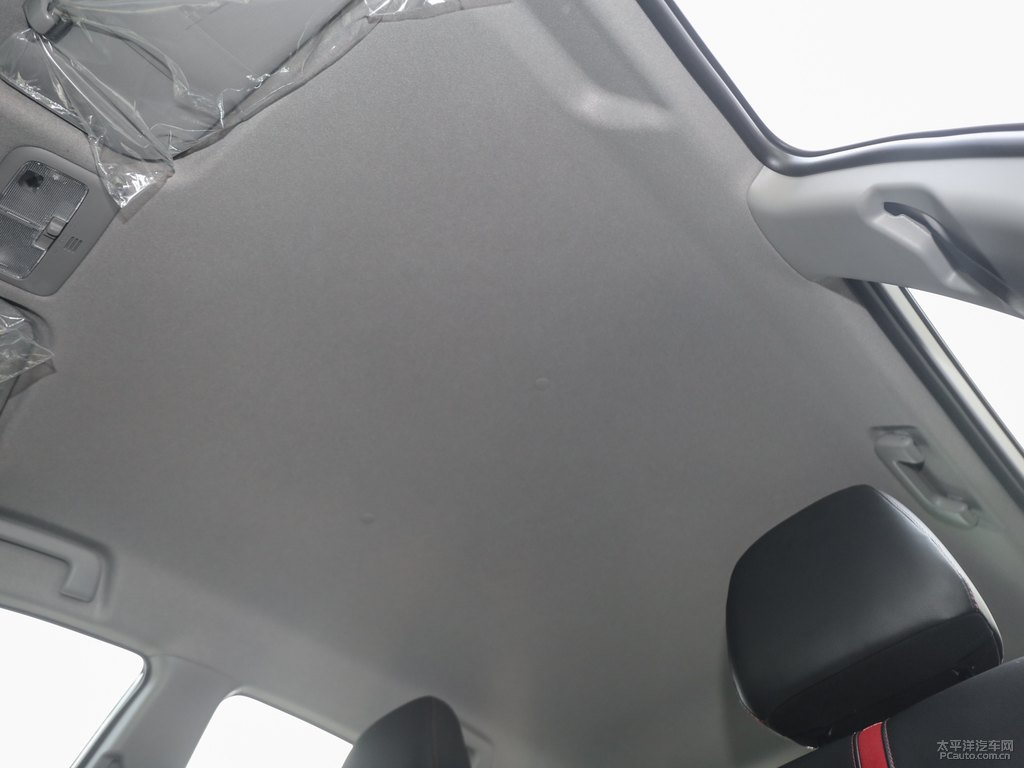 天際白YARiS L 致炫X車廂內(nèi)飾圖片