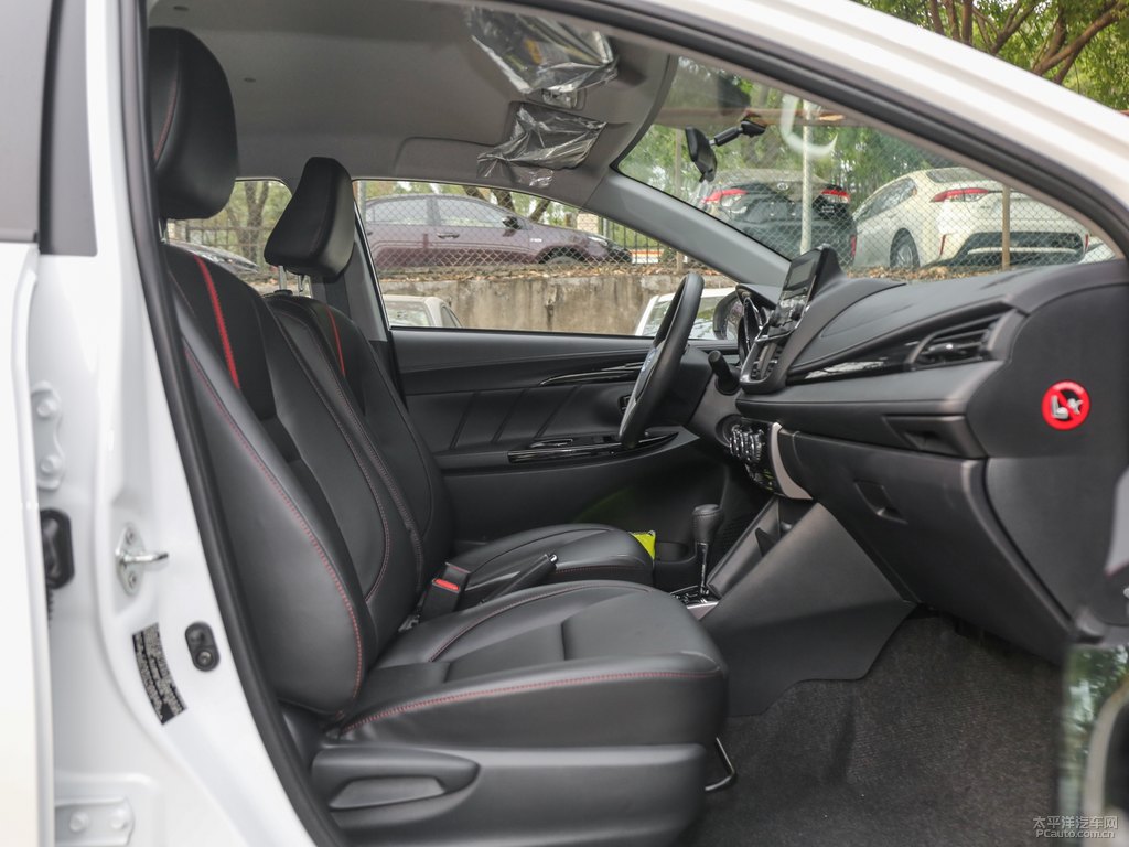 天際白YARiS L 致炫X駕乘空間空間圖片