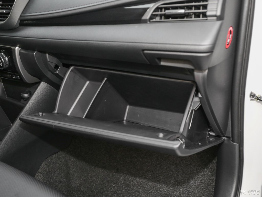 天際白YARiS L 致炫X儲物空間空間圖片