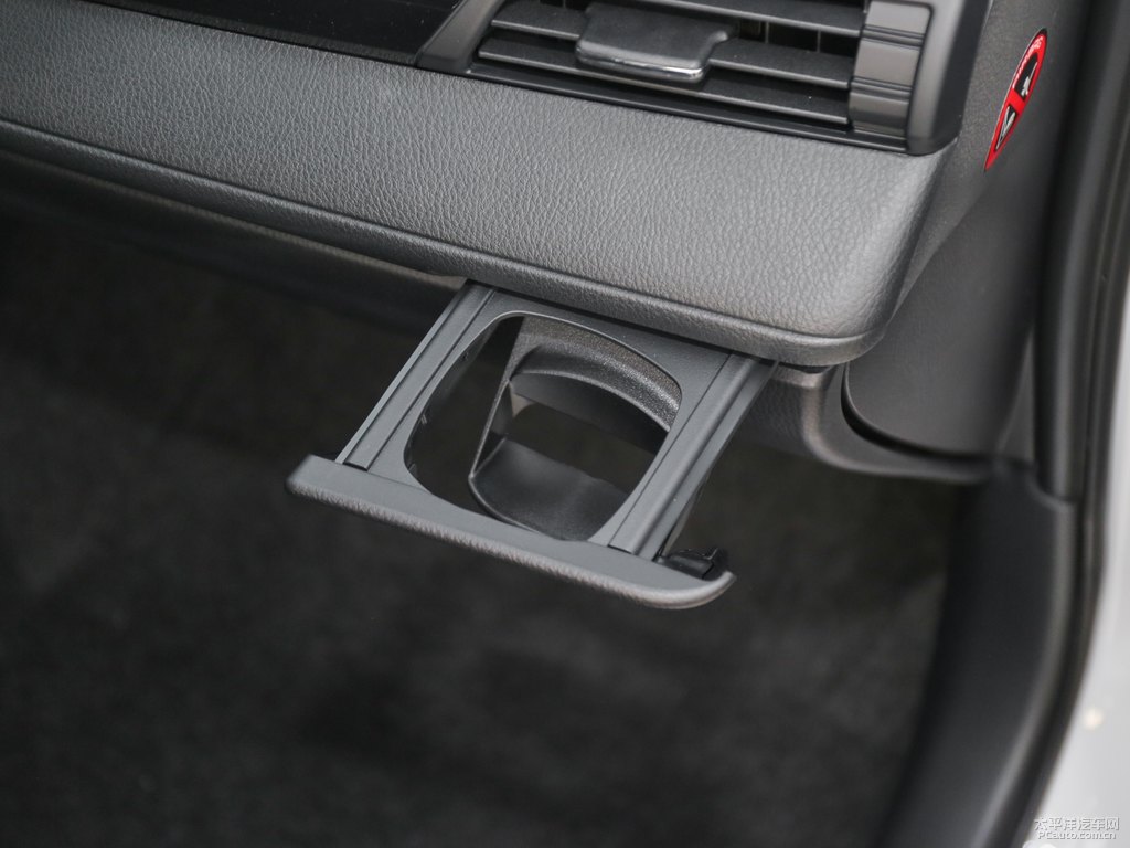 天際白YARiS L 致炫X儲(chǔ)物空間空間圖片