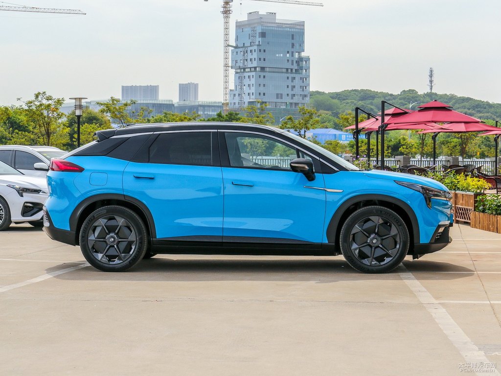 蒂芙尼藍(lán)AION LX整車外觀外觀圖片