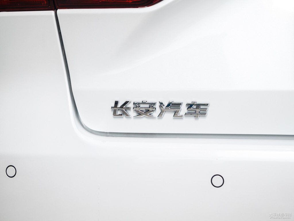 月光白銳程CC車尾外觀圖片