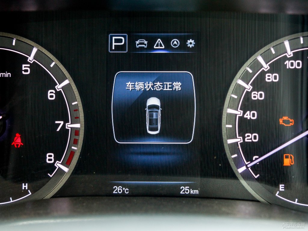 月光白銳程CC中控內(nèi)飾圖片