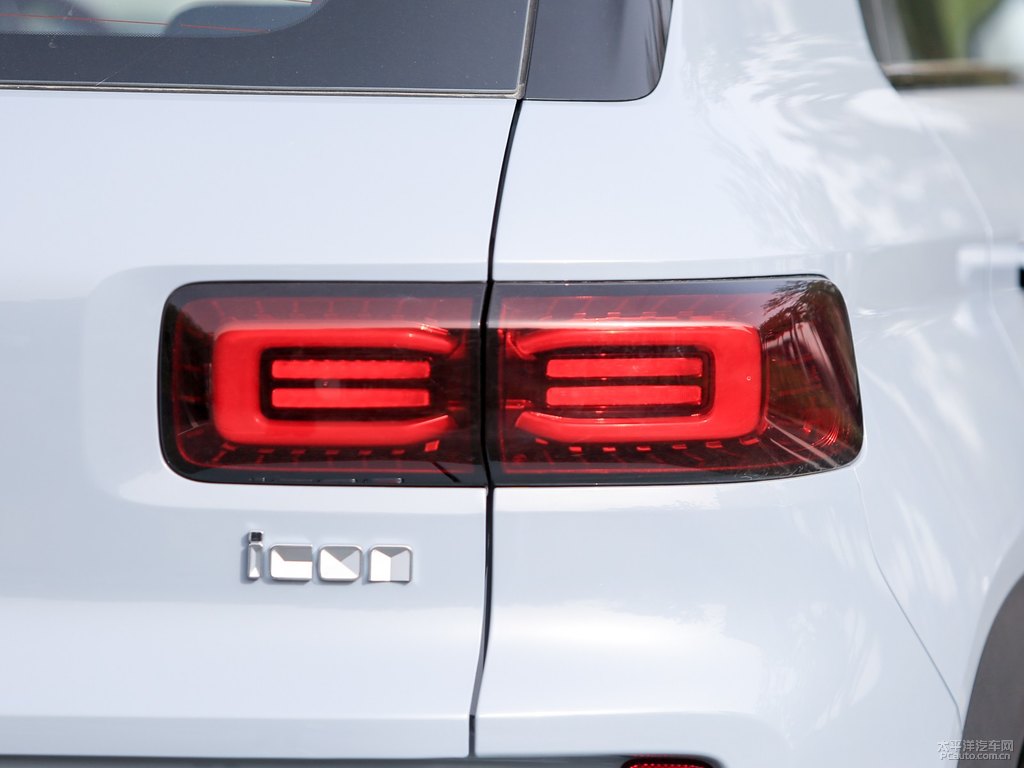 ICON80°灰吉利ICON車尾外觀圖片