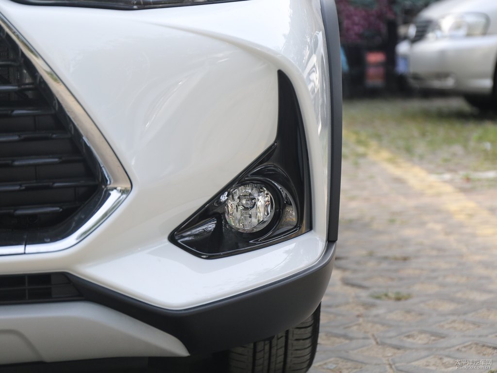 天際白YARiS L 致炫X車頭外觀圖片