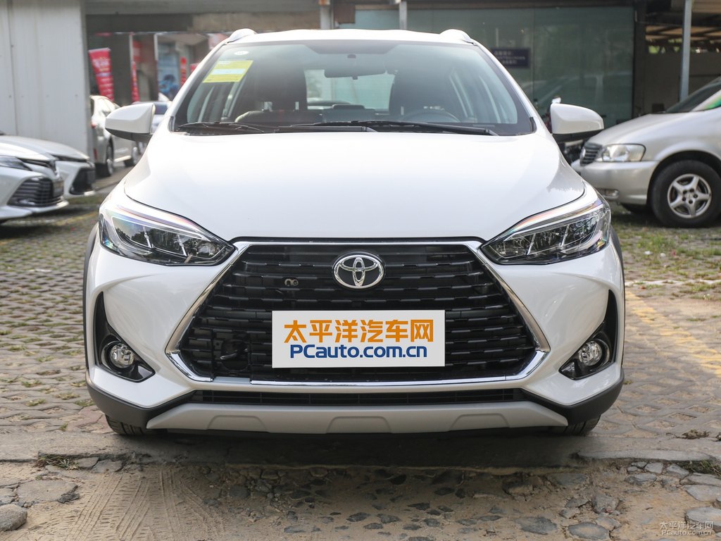 天際白YARiS L 致炫X車頭外觀圖片