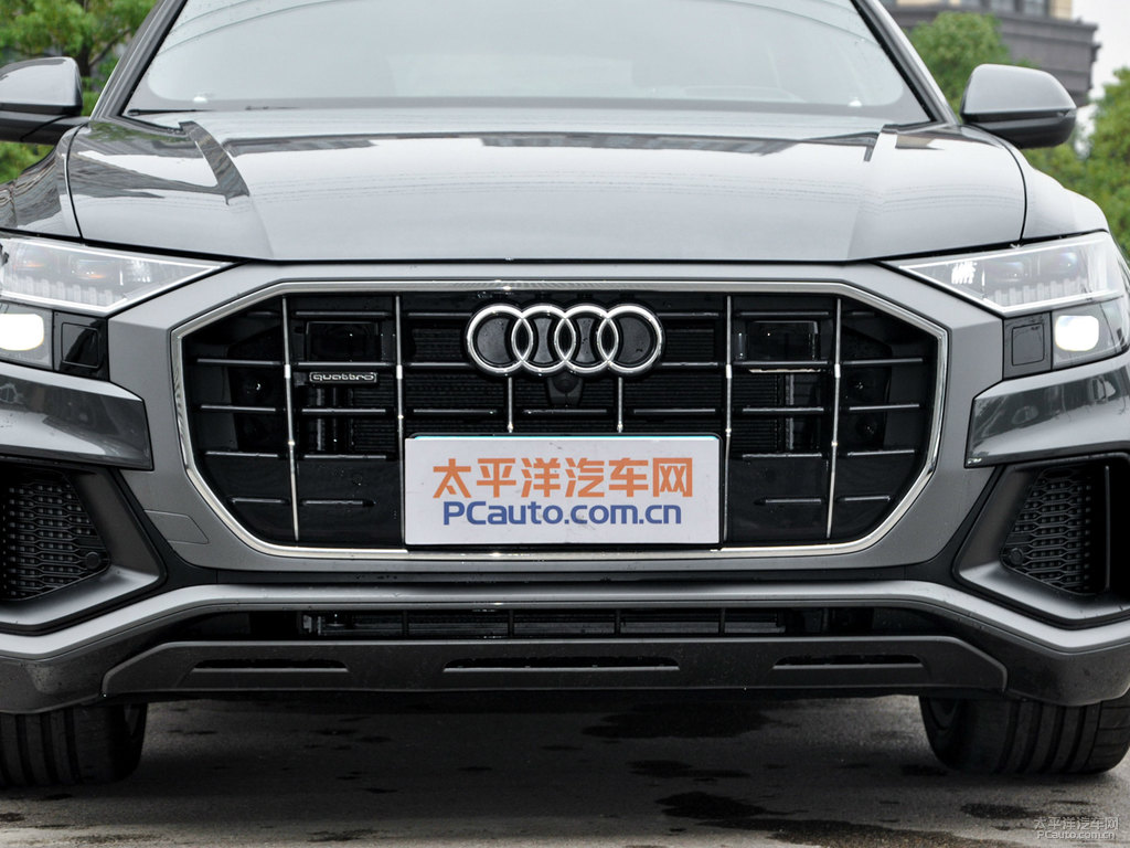 武士灰奧迪Q8車頭外觀圖片