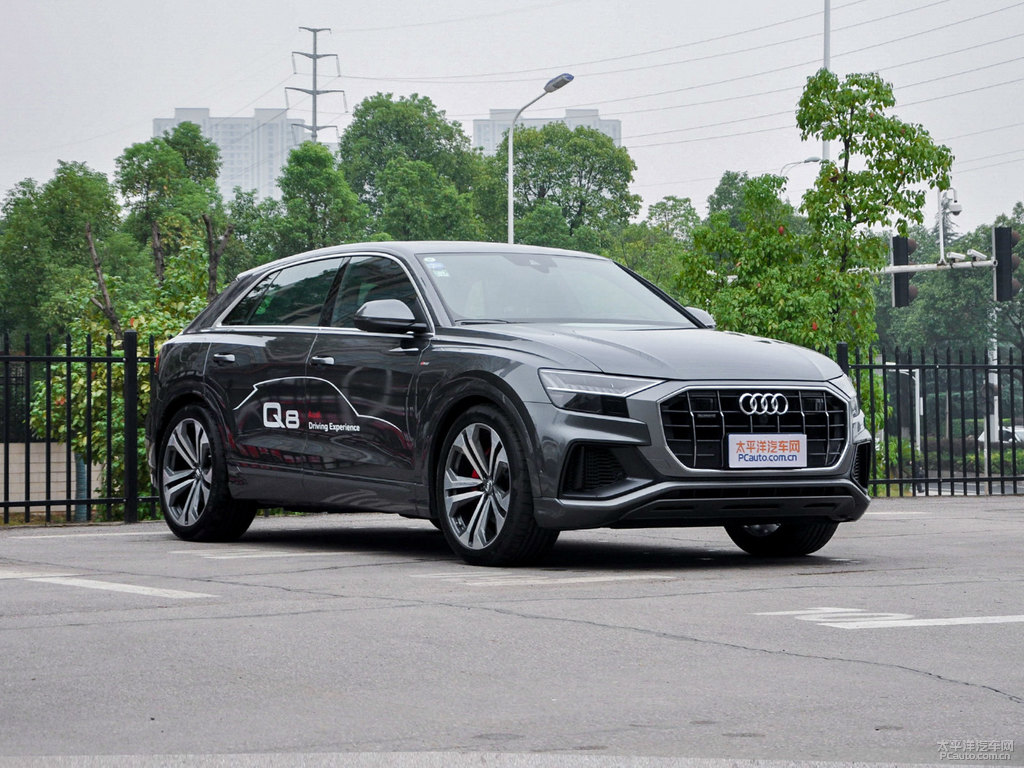 武士灰奧迪Q8整車外觀外觀圖片