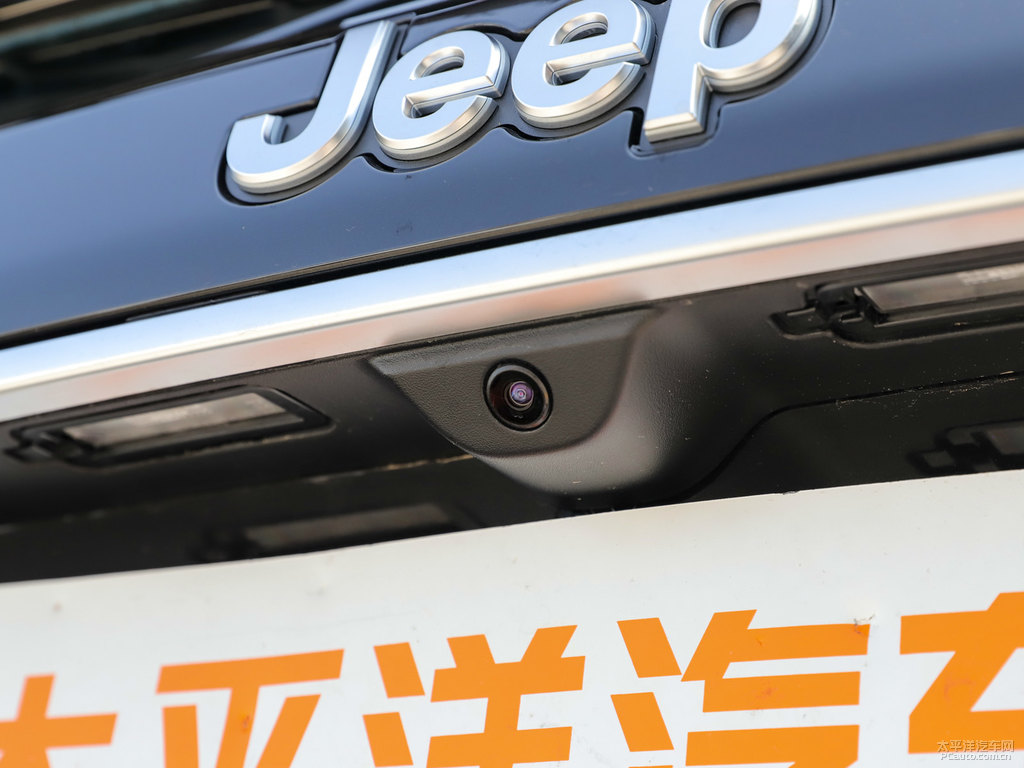 北極黑指揮官PHEV車尾外觀圖片