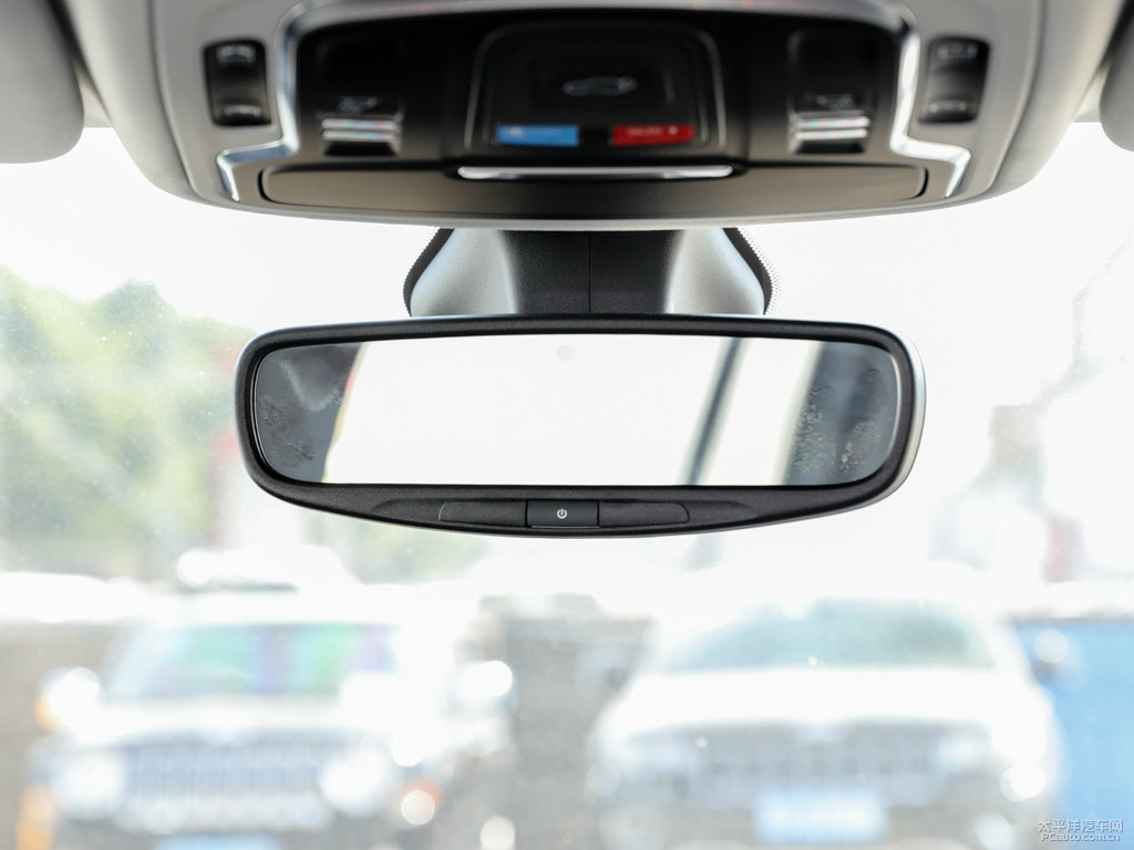北極黑指揮官PHEV車廂內(nèi)飾圖片