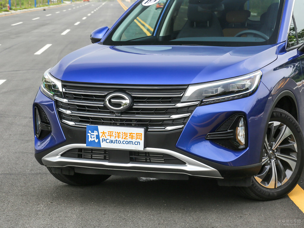 冰青藍(lán)傳祺GS4車頭外觀圖片