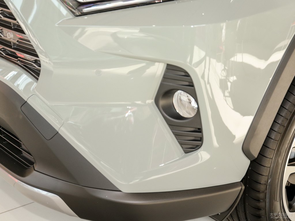米蘭卡其RAV4榮放車頭外觀圖片