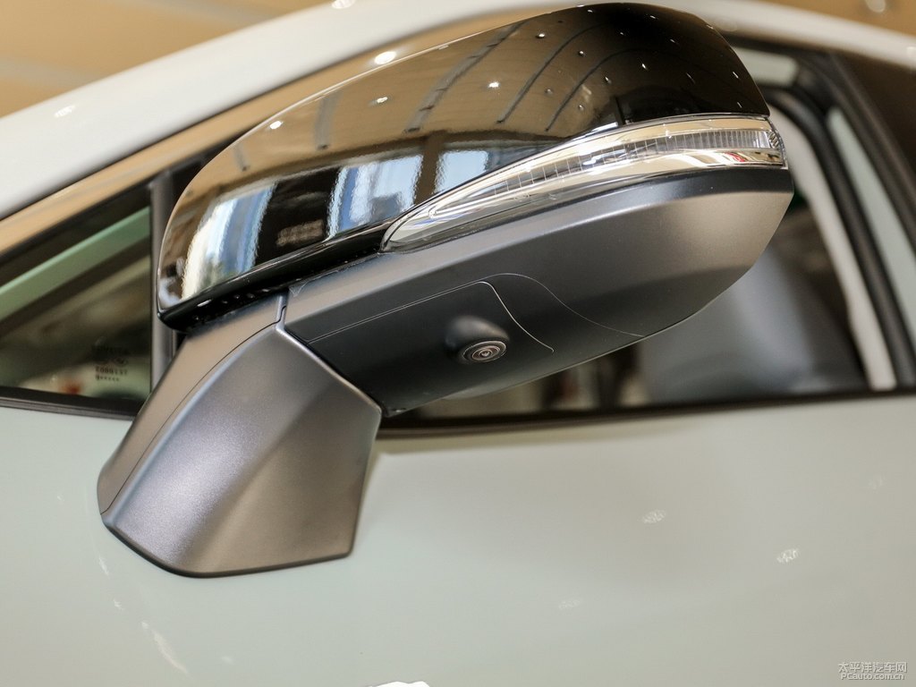 米蘭卡其RAV4榮放車身外觀圖片