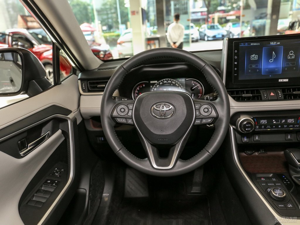 米蘭卡其RAV4榮放中控內(nèi)飾圖片