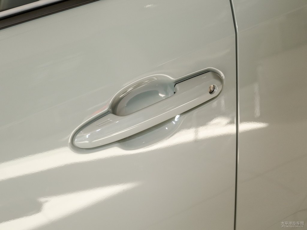 米蘭卡其RAV4榮放車身外觀圖片