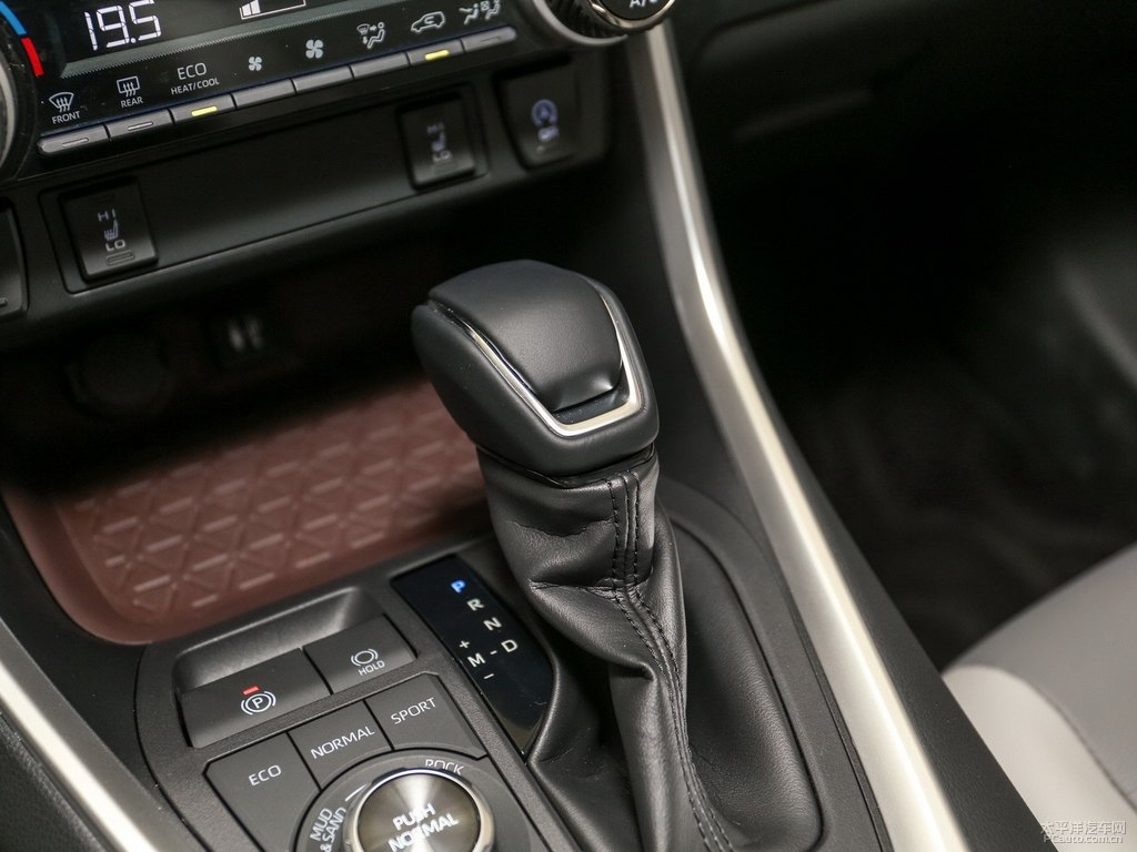 米蘭卡其RAV4榮放中控內飾圖片