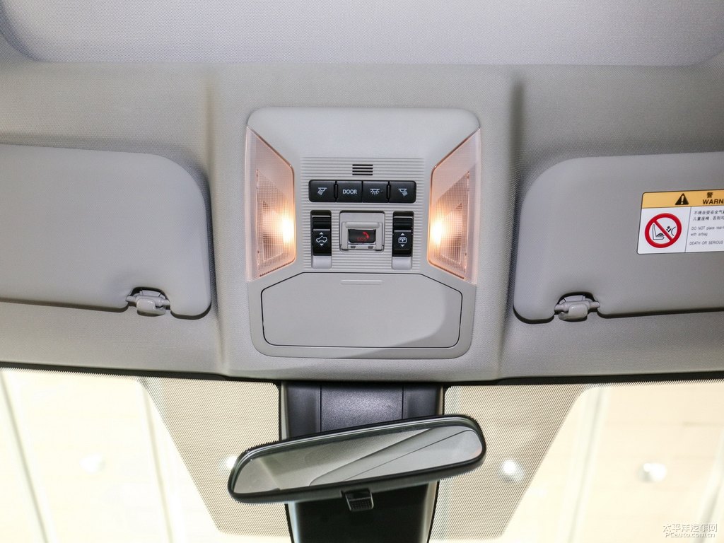 米蘭卡其RAV4榮放車廂內(nèi)飾圖片