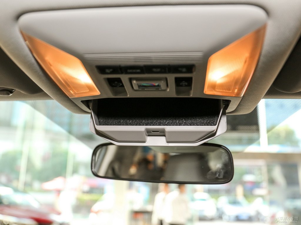 米蘭卡其RAV4榮放車廂內(nèi)飾圖片
