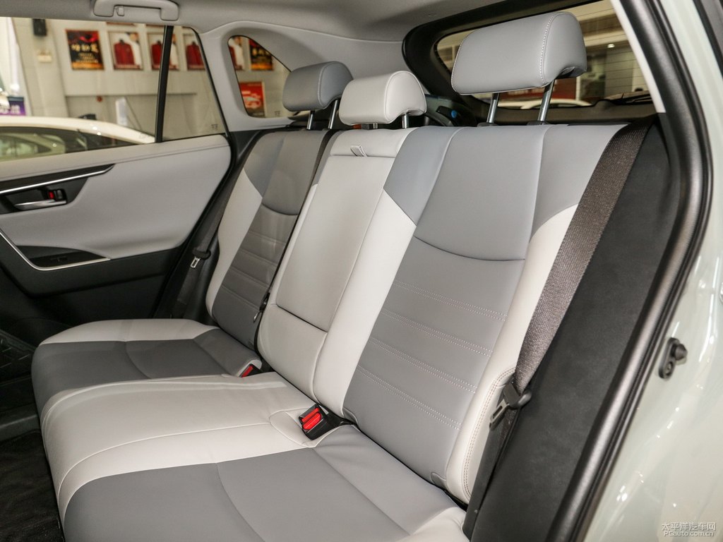米蘭卡其RAV4榮放座椅內(nèi)飾圖片