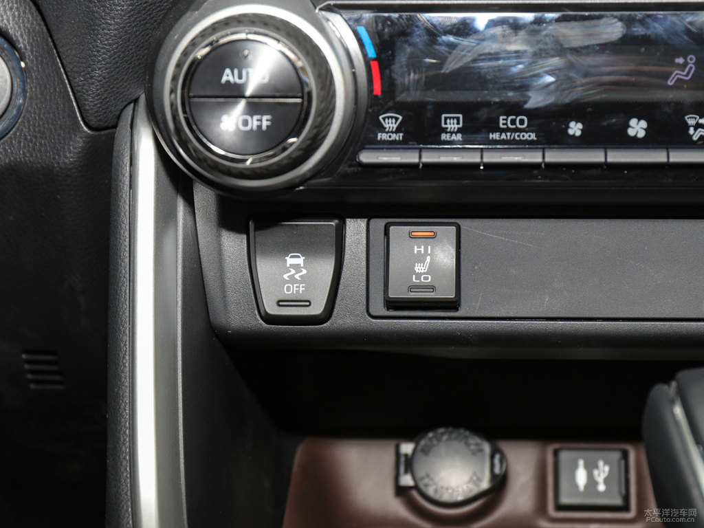 珍珠白RAV4榮放中控內(nèi)飾圖片