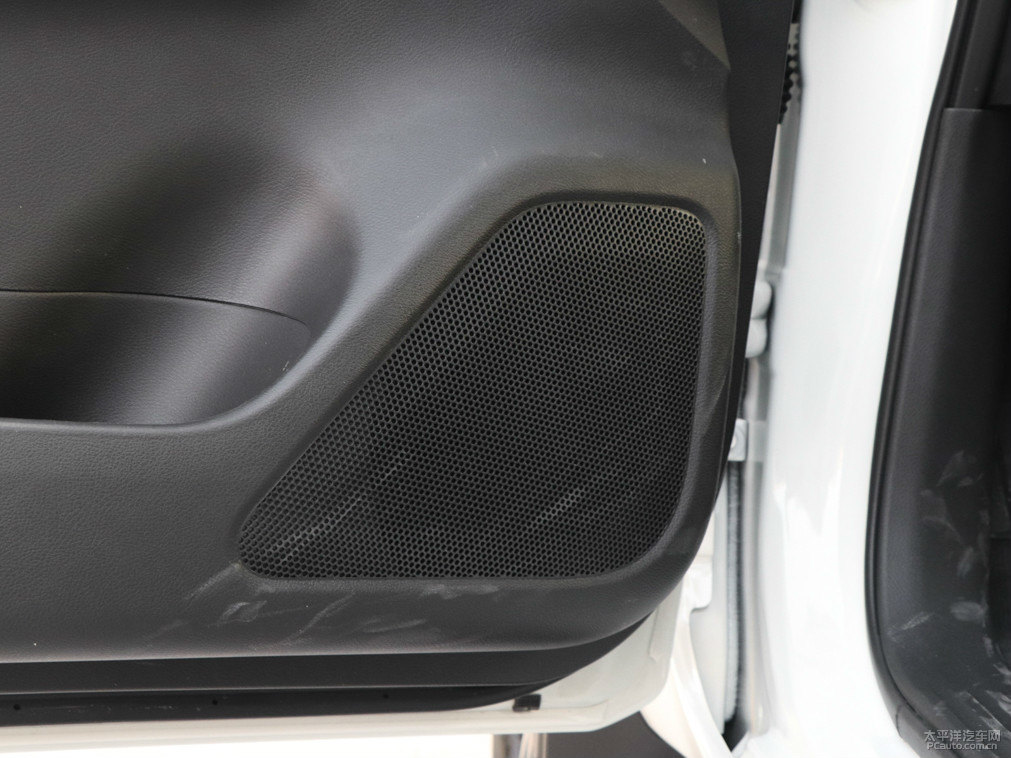 珠光白途達(dá)車廂內(nèi)飾圖片