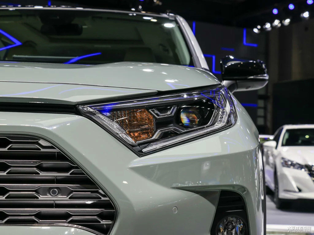 RAV4榮放圖片