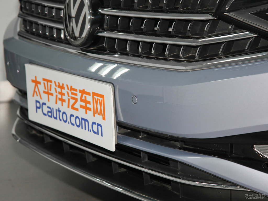 海豚灰邁騰車頭外觀圖片