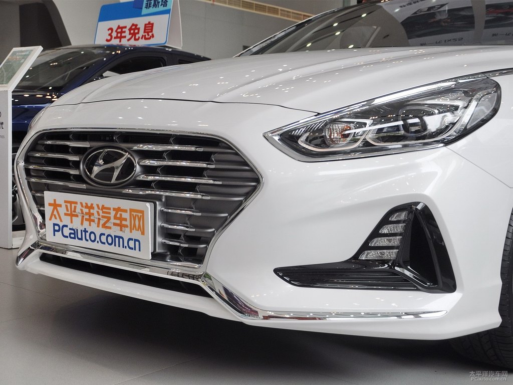 珍珠白索納塔車(chē)頭外觀圖片