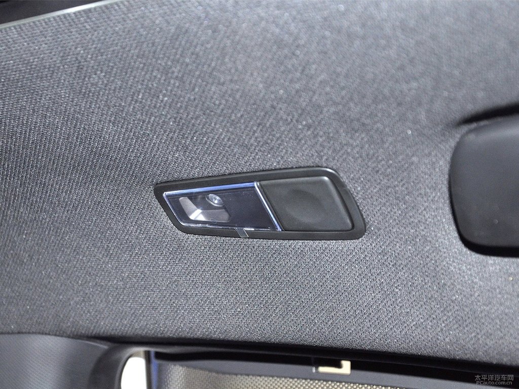珍珠白索納塔車廂內(nèi)飾圖片