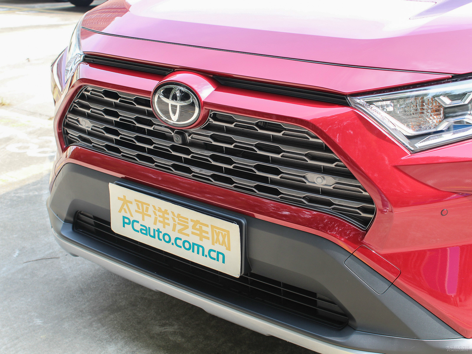 RAV4榮放外觀高清大圖