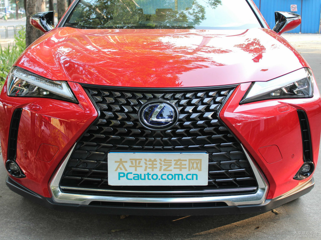 烈焰紅雷克薩斯UX車(chē)頭外觀圖片