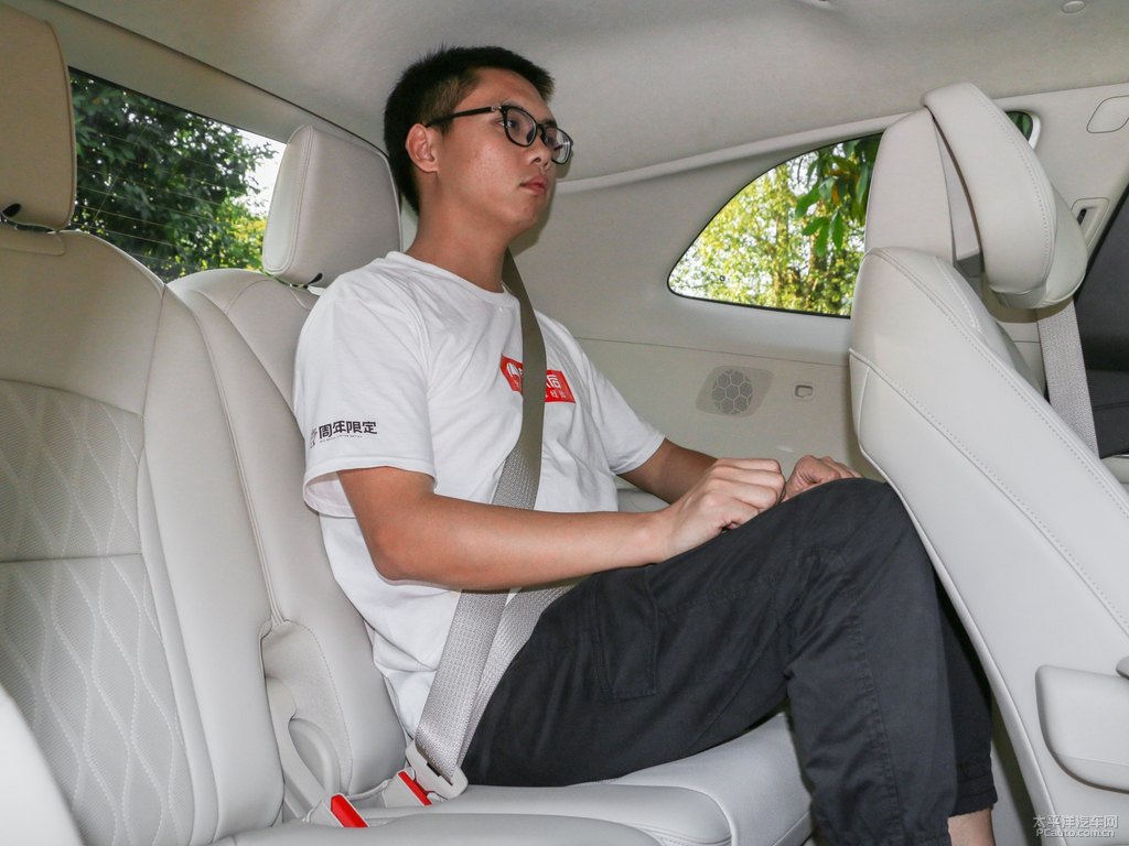 梅洛酒紅昂科旗整車外觀外觀圖片