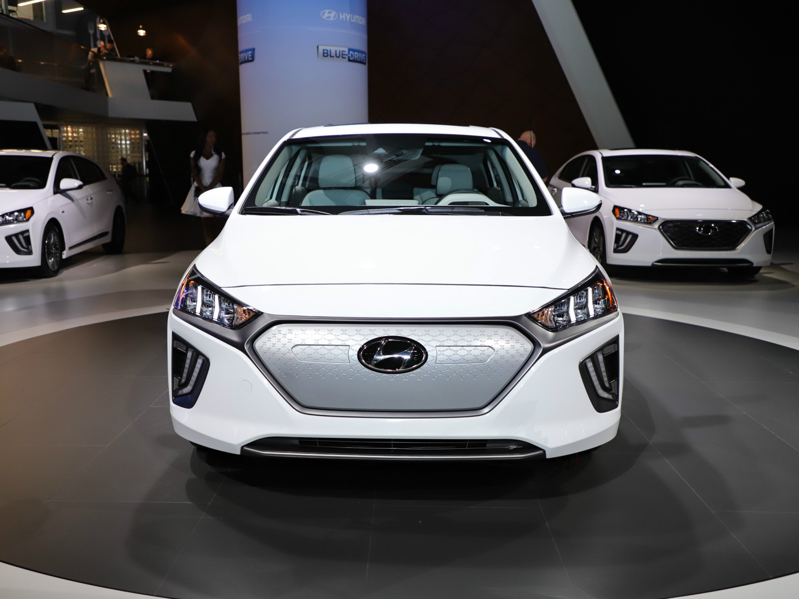 現(xiàn)代IONIQ(艾尼氪)車展高清大圖