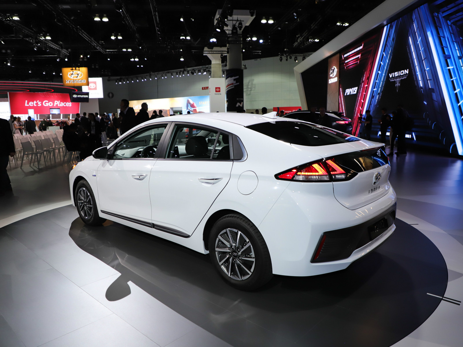現(xiàn)代IONIQ(艾尼氪)車展高清大圖