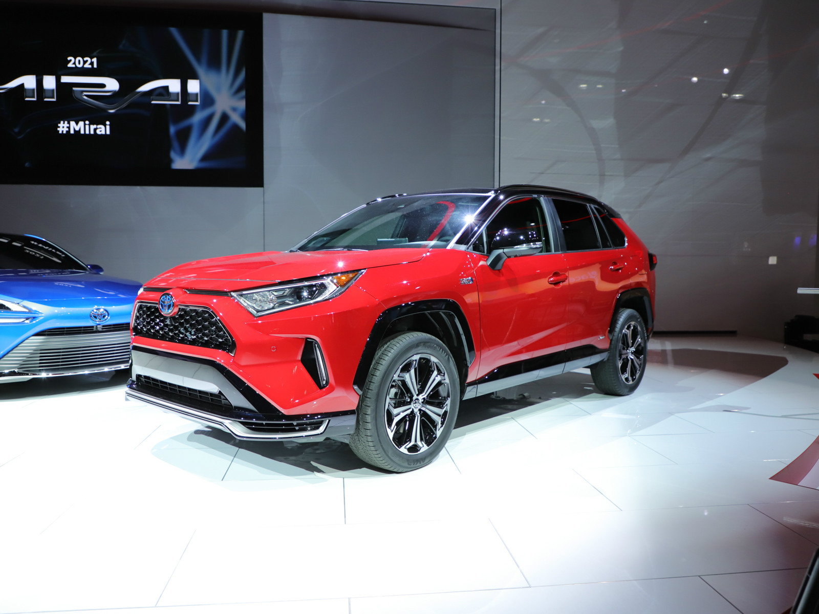 豐田RAV4新能源(海外)車(chē)展高清大圖