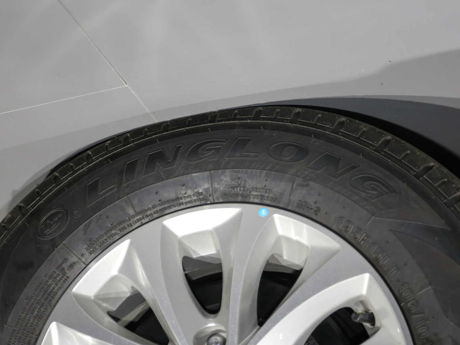 菱智M5新能源車展高清大圖