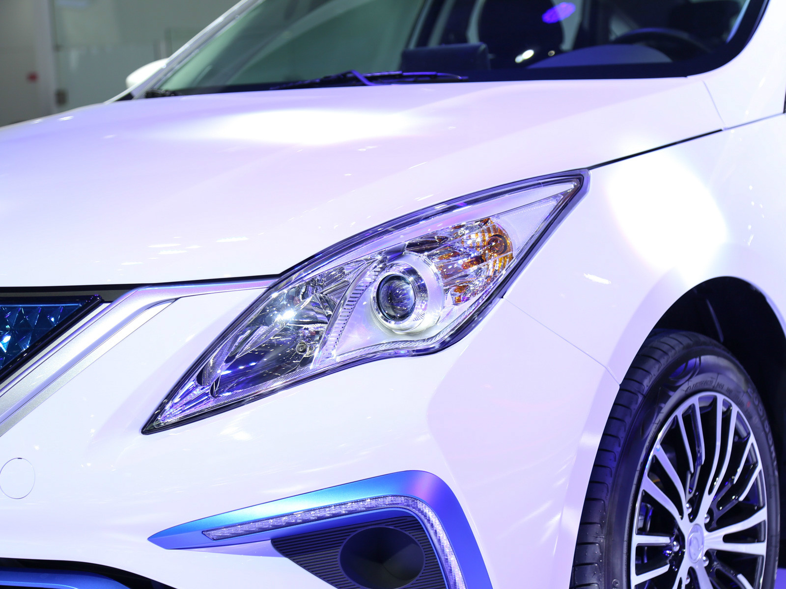 風行S50EV車展高清大圖