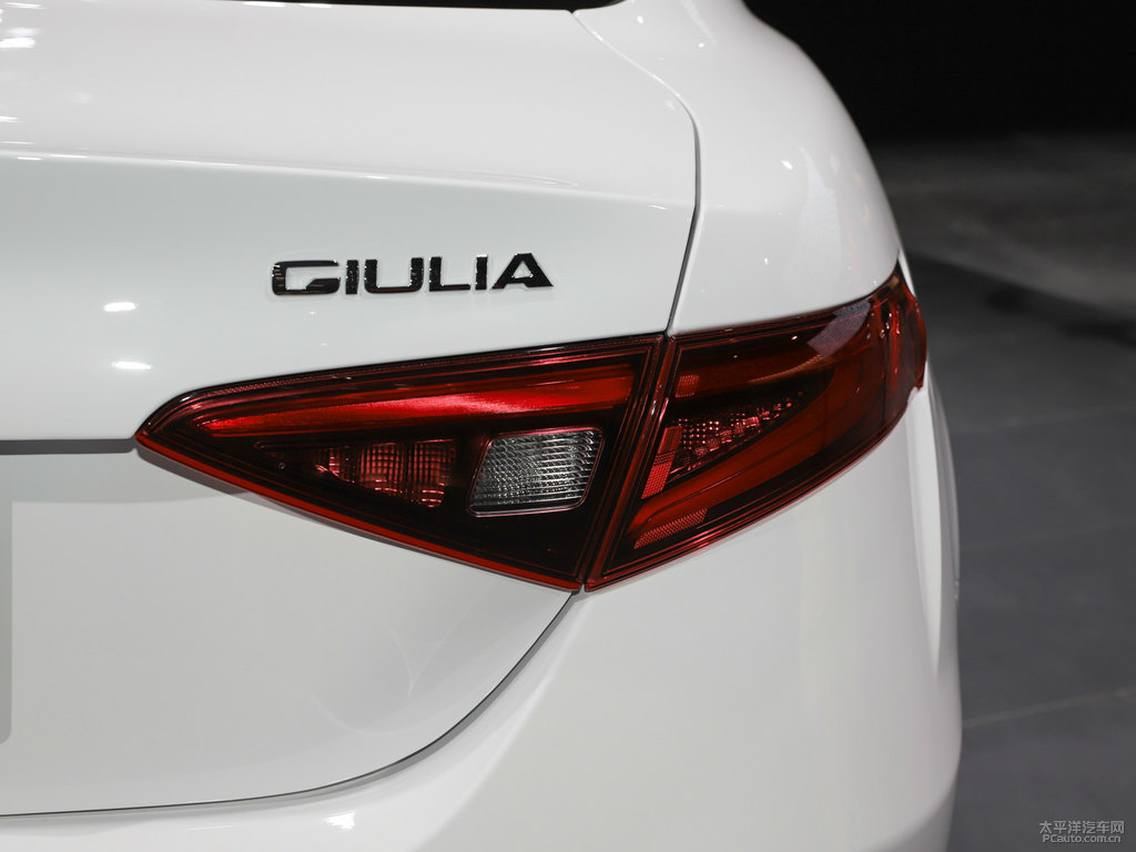 Giulia~DƬ