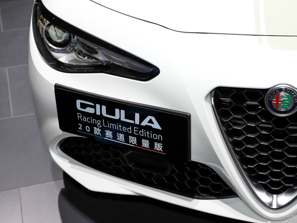 Giulia~DƬ