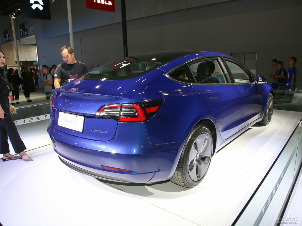 深海藍Model 3外觀圖片