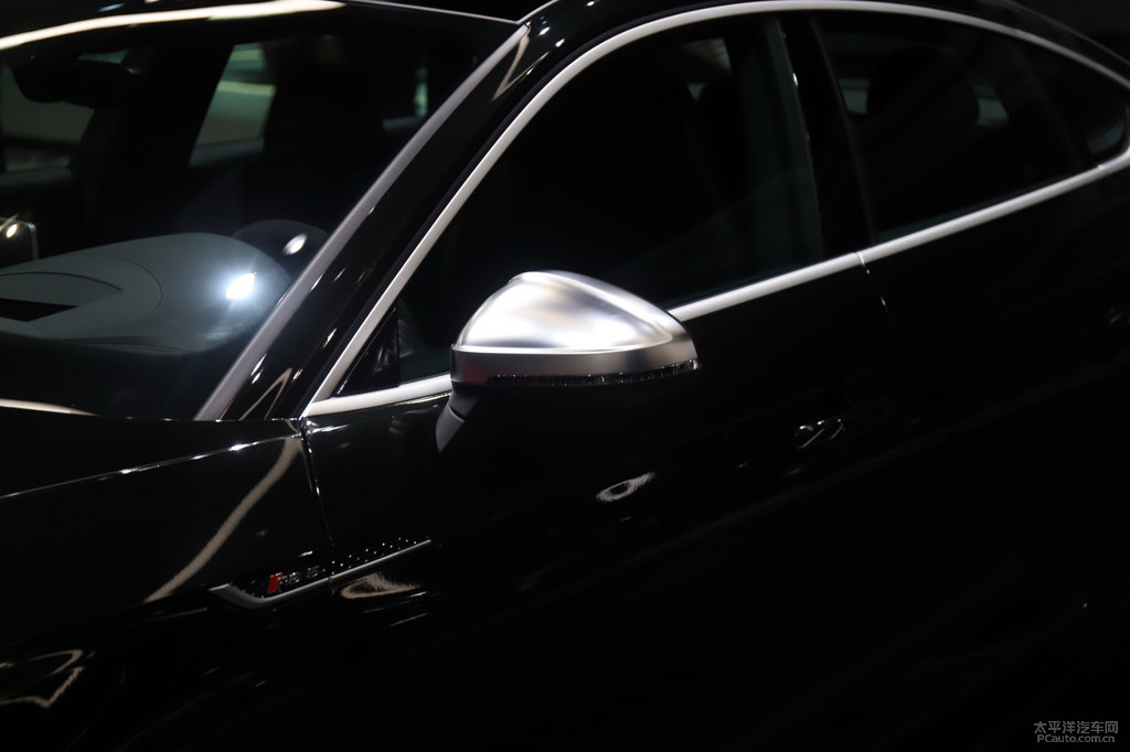 米索斯黑奧迪RS 5車身外觀圖片