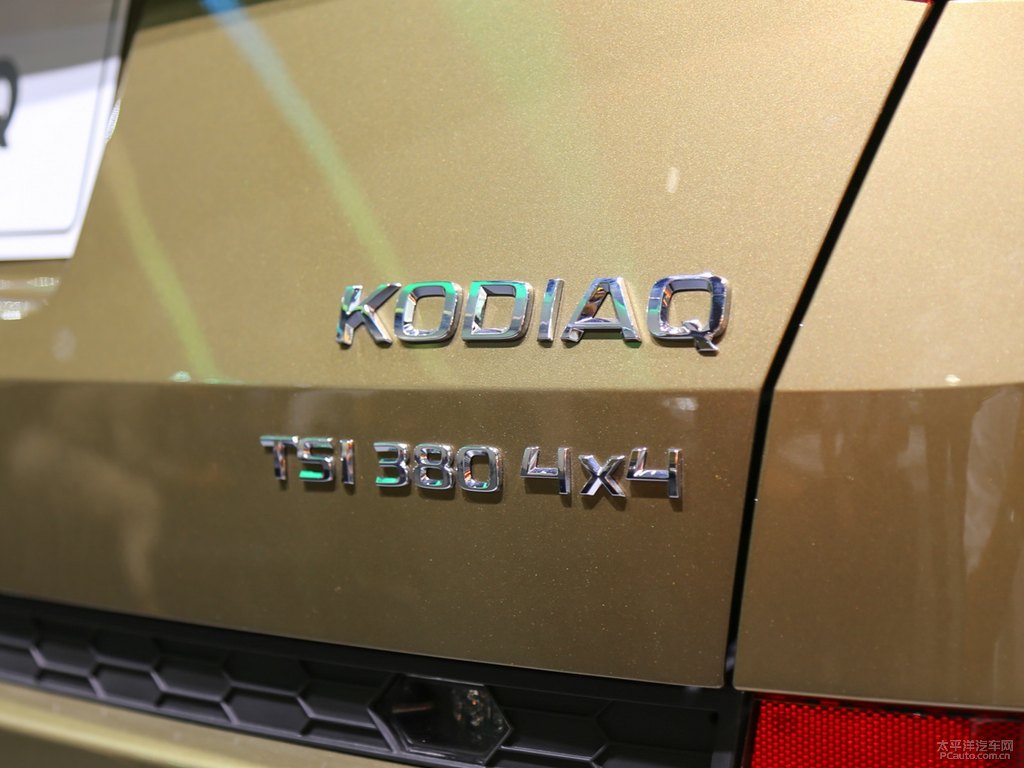 流沙金柯迪亞克車尾外觀圖片