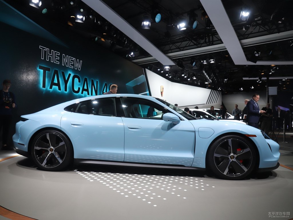冰晶藍(lán)Taycan整車外觀外觀圖片
