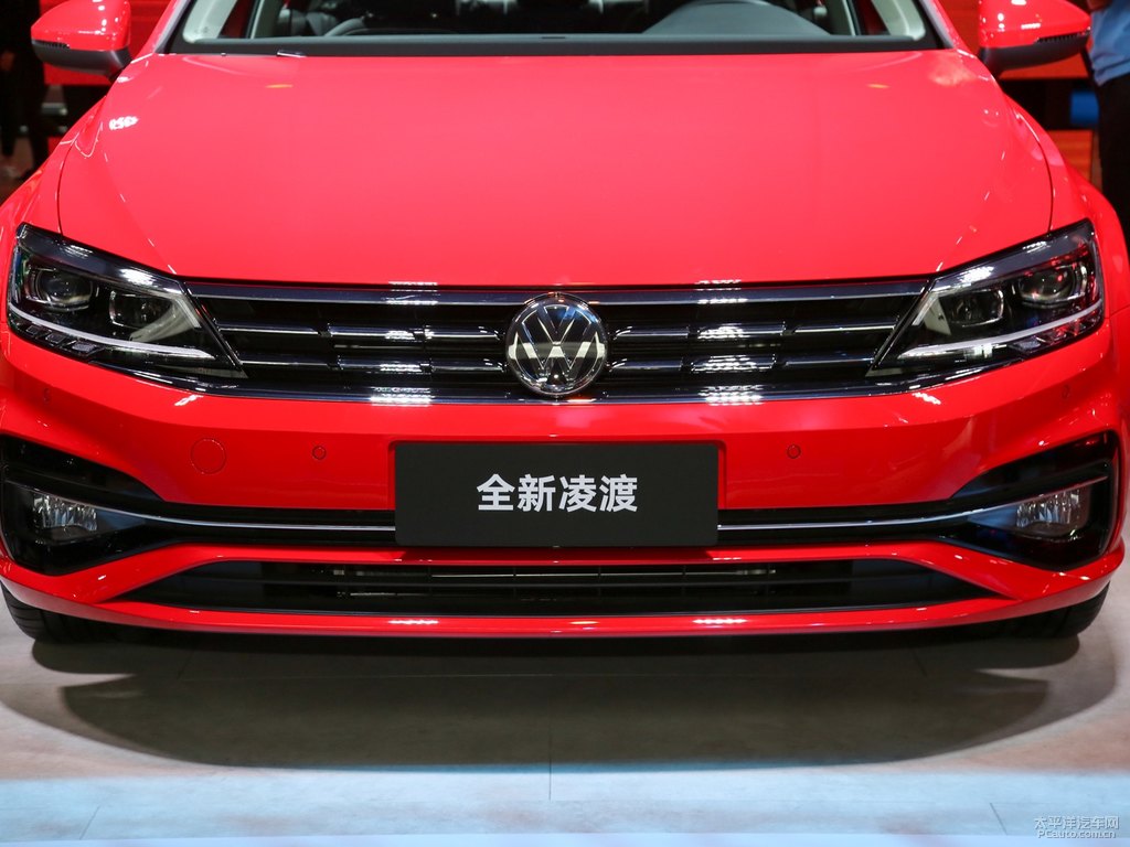 炙熱紅凌渡車頭外觀圖片