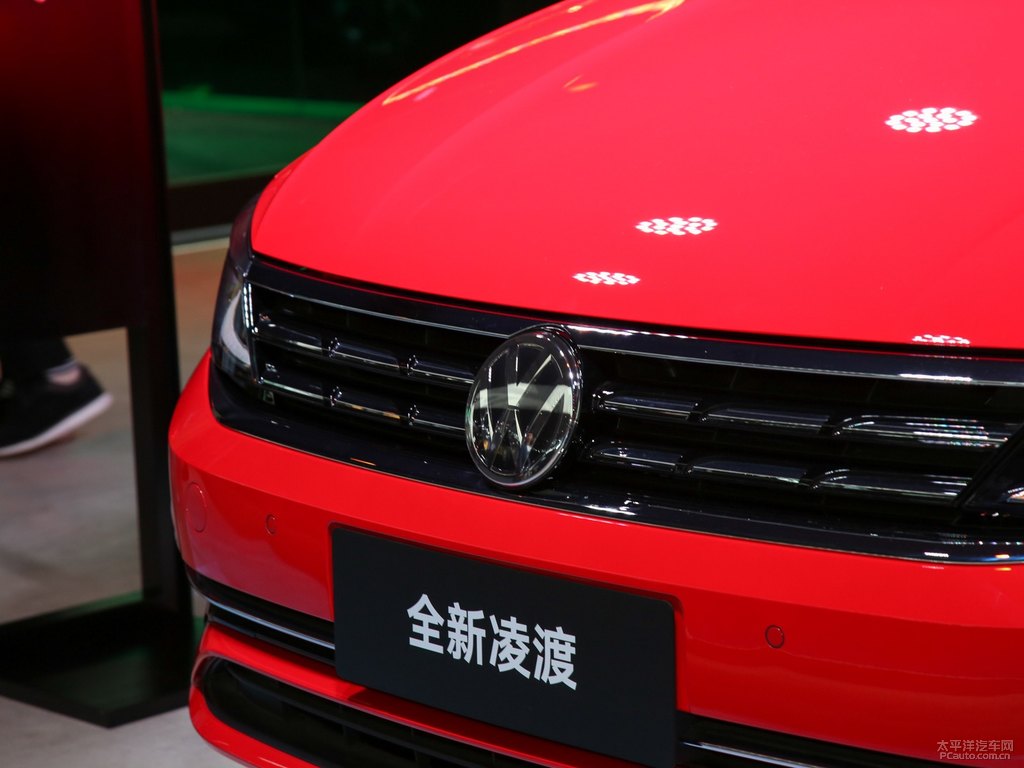 炙熱紅凌渡車頭外觀圖片