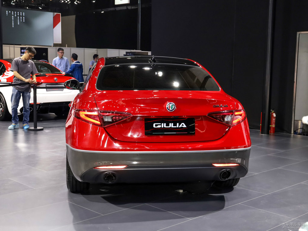 Giulia~DƬ