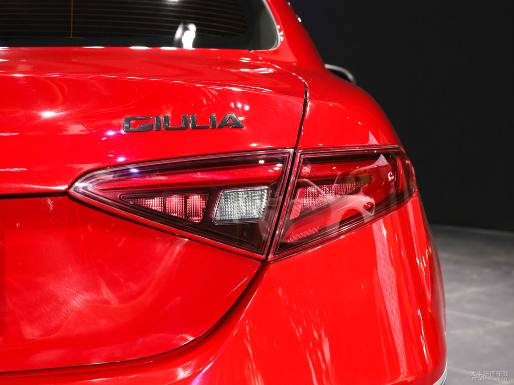 Giulia~DƬ