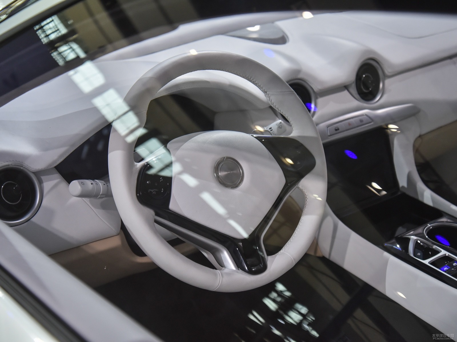 Karma Pininfarina GT內(nèi)飾高清大圖